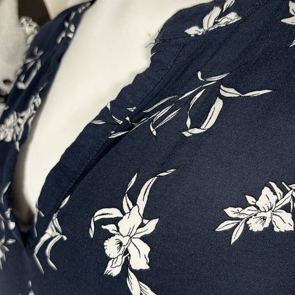Forever 21 Navy Blue VNeck Dress w/ White Orchid Allover Print, Sz M - Picture 6 of 11